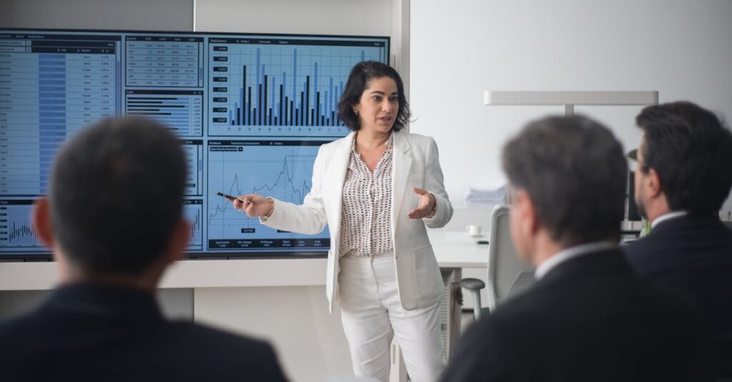 découvrez comment le forecasting, ou prévision, permet d'anticiper les tendances, d'améliorer la prise de décision et d'optimiser les performances de votre entreprise grâce à l'analyse de données et aux outils prédictifs.